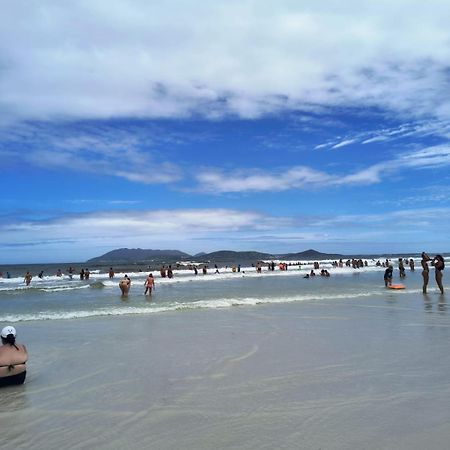 Appartamento Apartamento Com Vista Para Praia Do Forte Em Cabo Frio Esterno foto